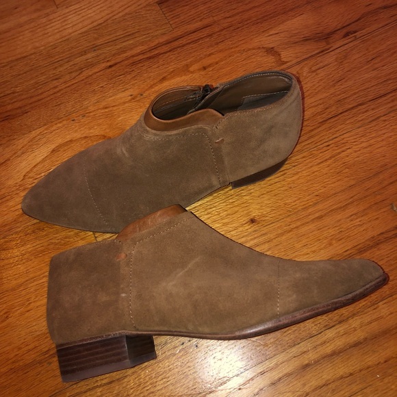 Vince Camuto Booties Size 8 - Picture 3 of 3